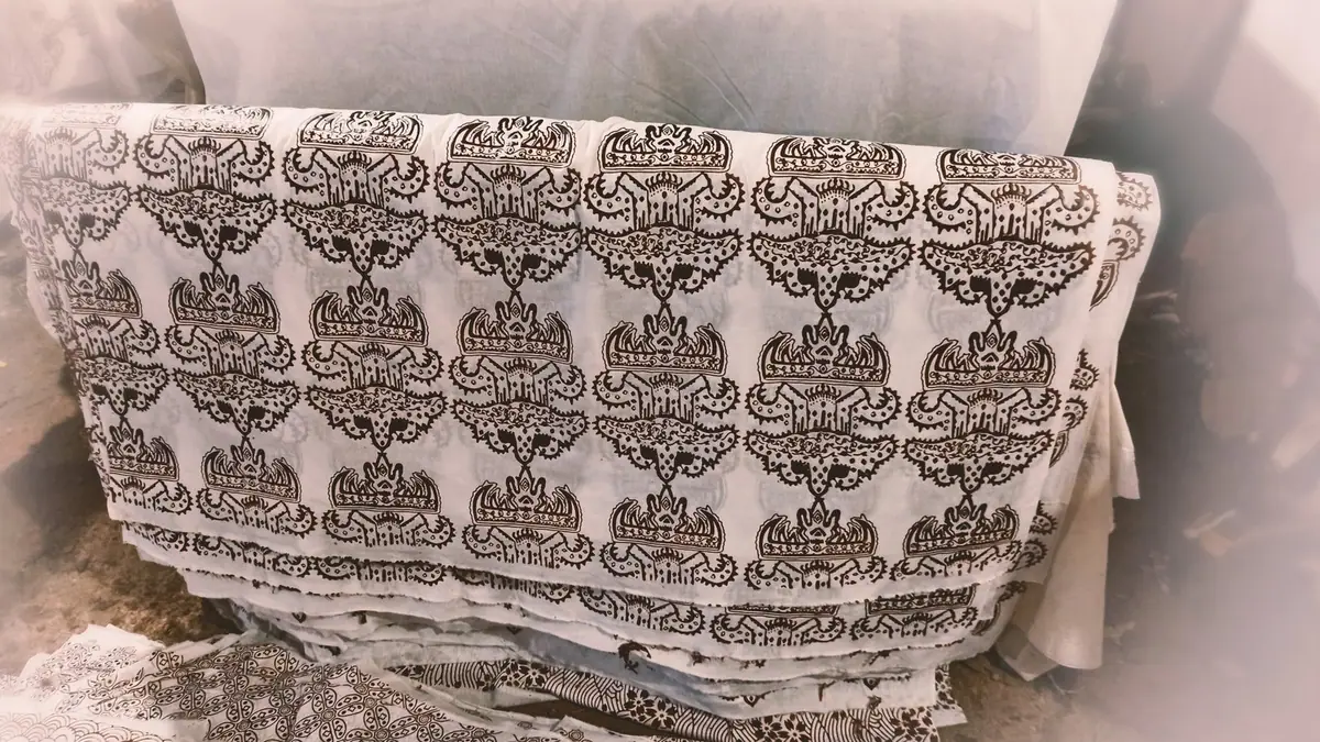 Proses pembuatan batik — foto 3